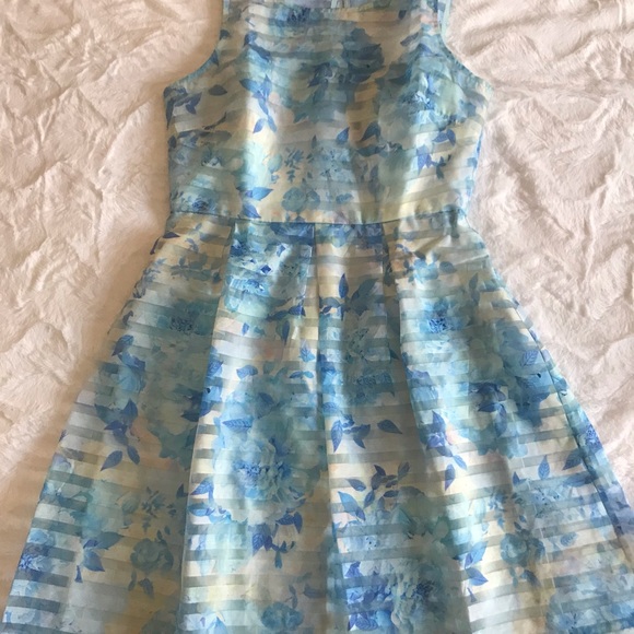 Beautiful pastel Forever new dress (size: S) - Picture 3 of 7